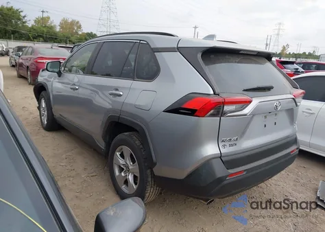 2019 Toyota Rav4 Xle z USA, uszkodzony, nr VIN JTMP1RFV0KD024555